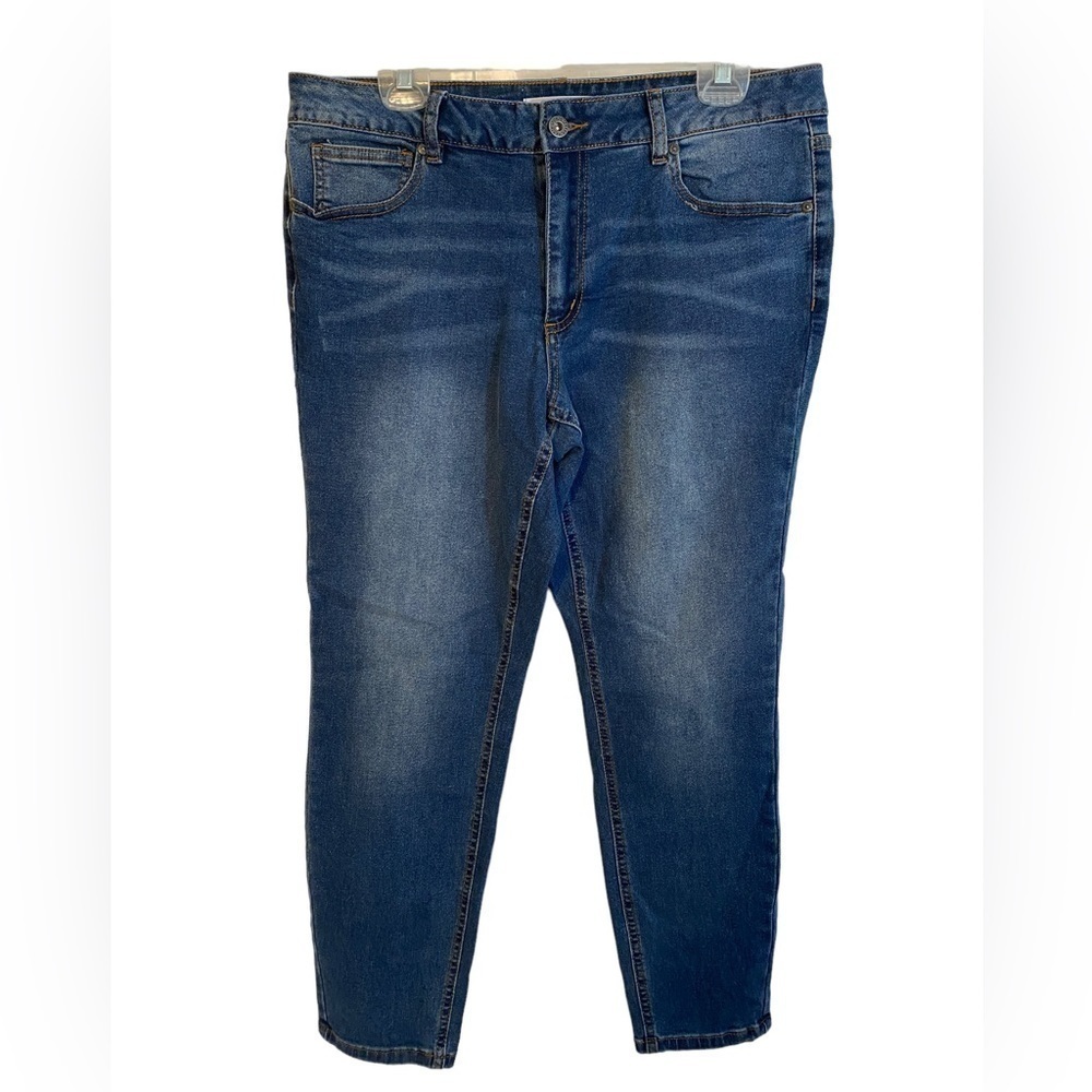 Ellen Tracy Jean  Serene Denim Journey Wash Ladies 14P